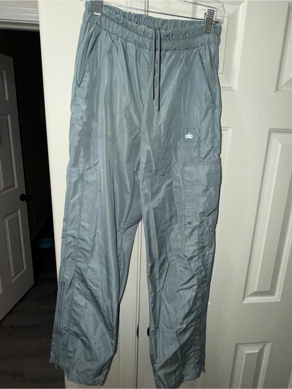 ALO Yoga Women’s Gray Cargo Track Pants